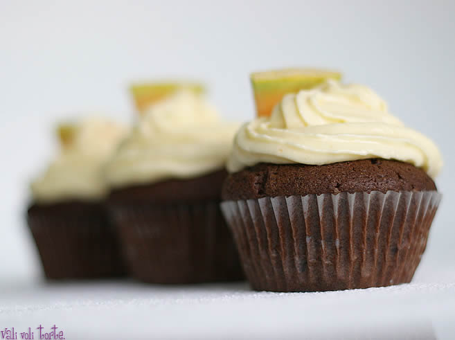 Čokoladni muffini s kremom od dinje