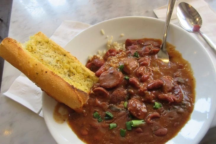 Zapečeni kaubojski grah s mljevenim mesom